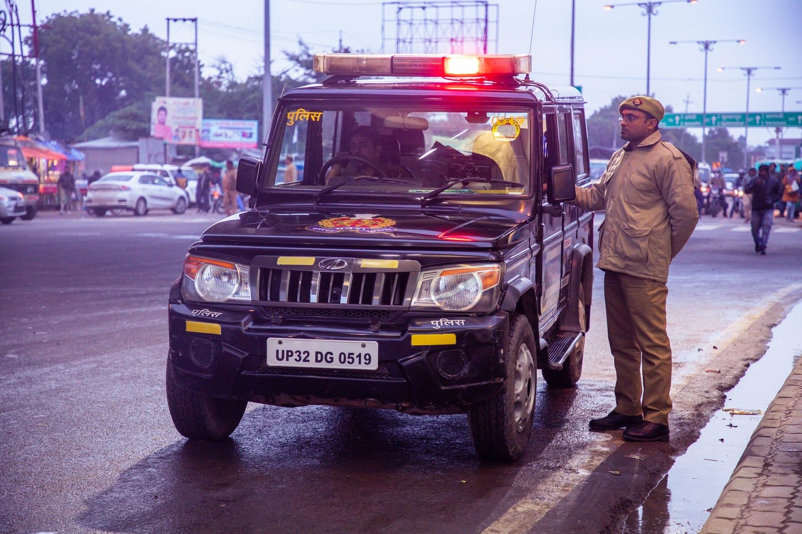 Pune car fitted with device to hide number plate, driver faces 51 speeding fines