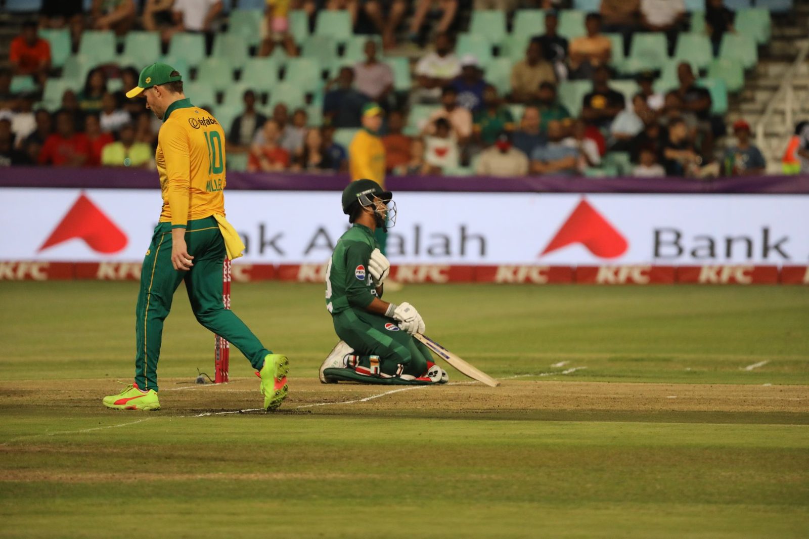 Pakistan face England in third Test with series pride at stake