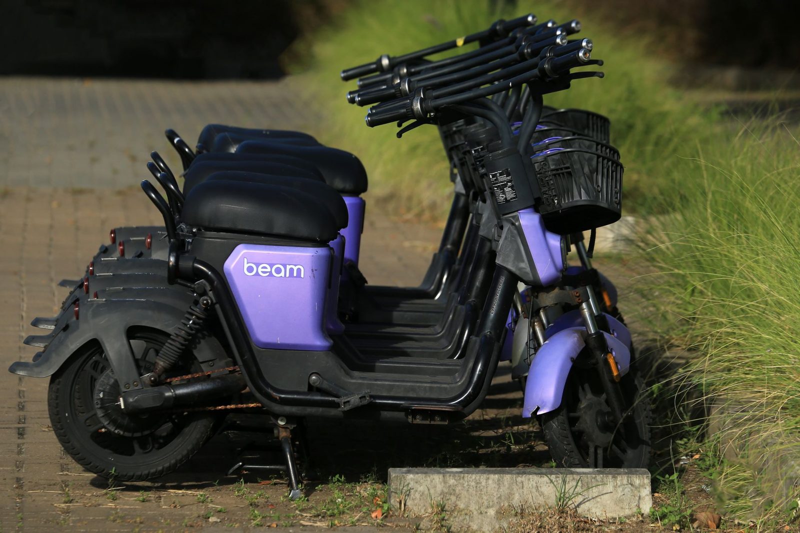 Kinetic launches DX+ 3.1 kWh electric scooter at Rs 1.27 lakh with 132 km range