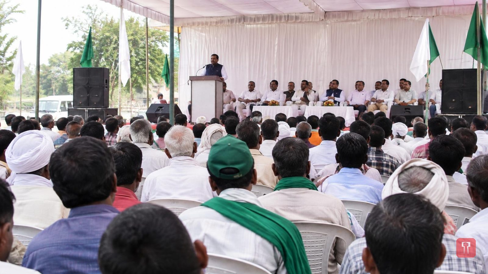 शेतकरी हाच देशाच्या प्रगतीचा कणा, किसान मोर्चाने गावागावात पोहोचावे - मुनगंटीवार