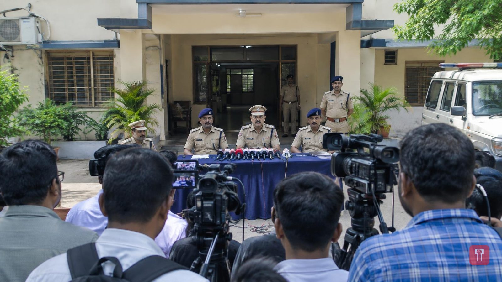 वर्धा शहर पोलिसांकडून पोळा, गणेश स्थापनेपूर्वी 53 गुन्हेगार, दारूविक्रेत्यांना प्रवेशबंदी