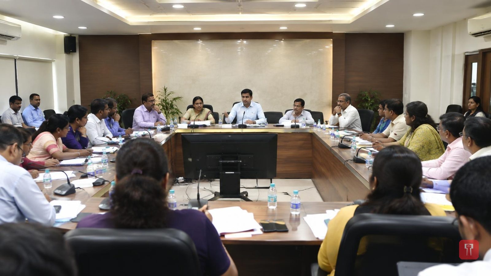 नागपुरात आरोग्य सेवांचा कायापालट, 3 महिन्यांत भरणार डॉक्टर व आशा वर्करांची रिक्त पदे