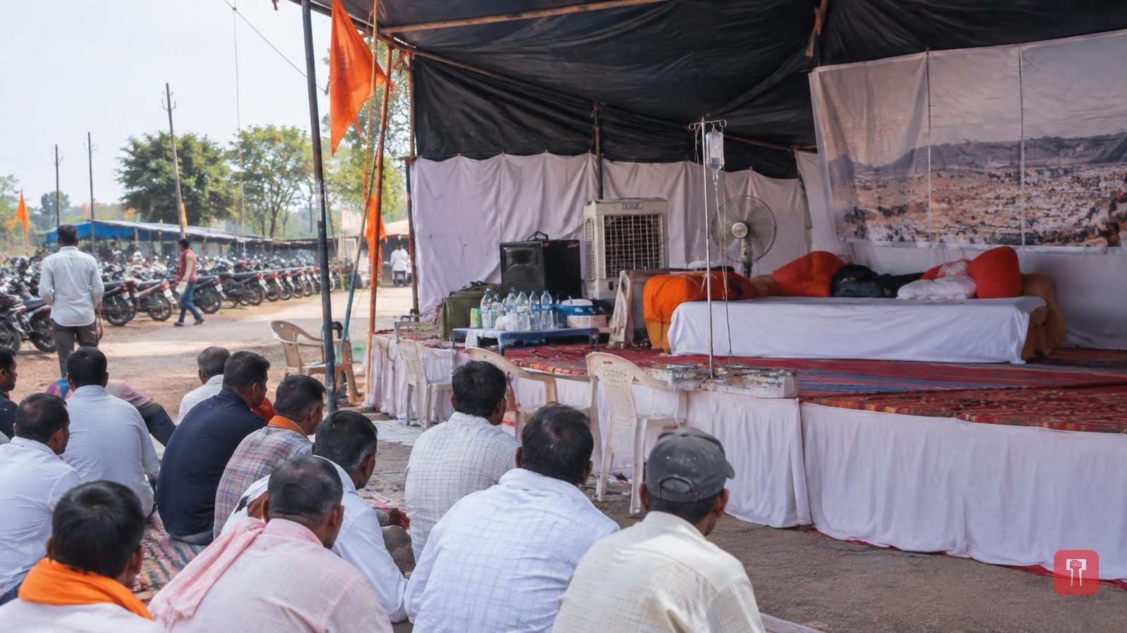 जरांगेंना हात लावाल तर अख्खा महाराष्ट्र इथे येईल, अभिजीत दिपकेंचा सरकारला इशारा