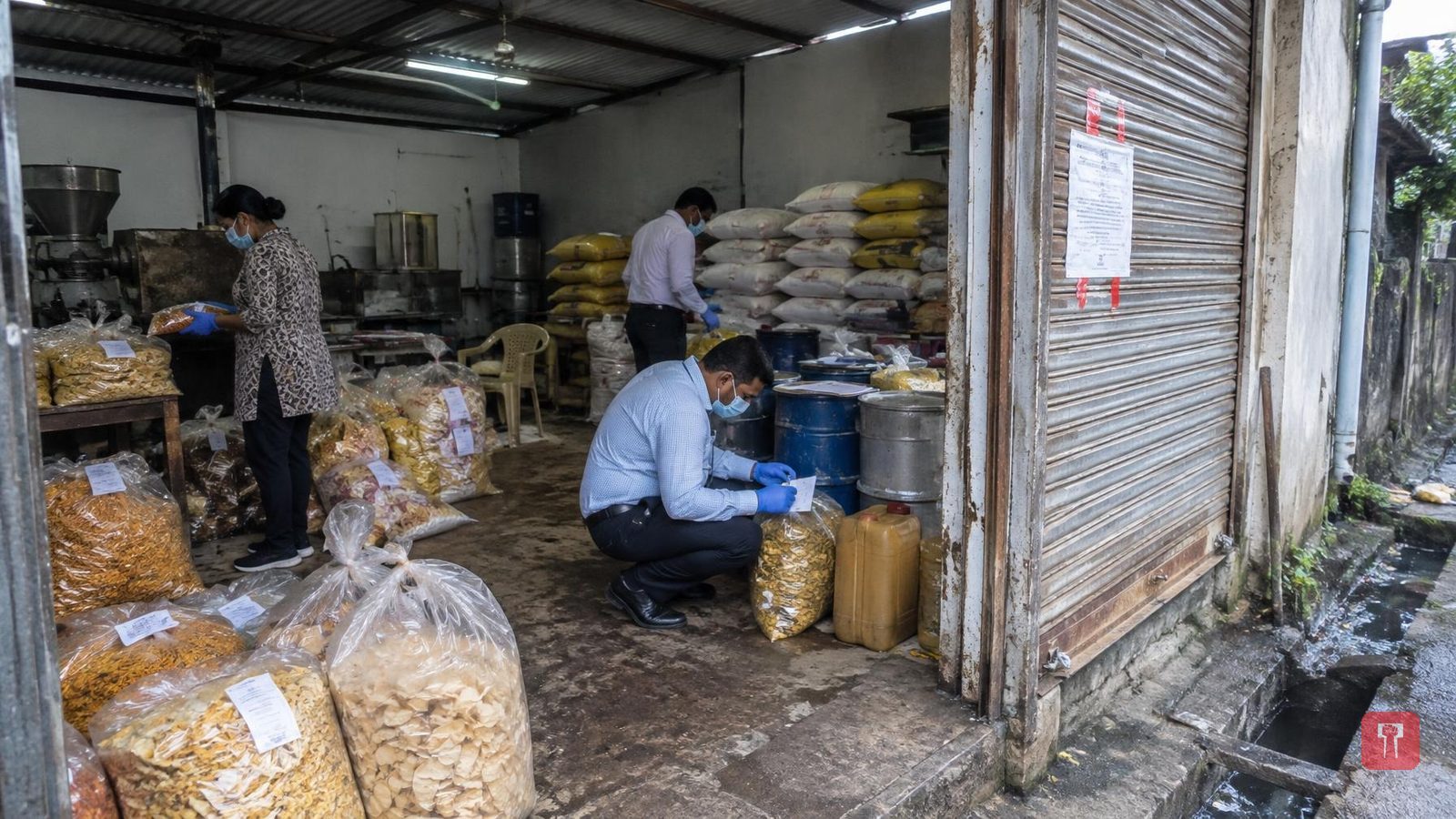 ठाण्यात फरसाण-वेफर्स बनवणाऱ्या 11 आस्थापनांवर एफडीएची कारवाई, 20 लाखांचा माल जप्त
