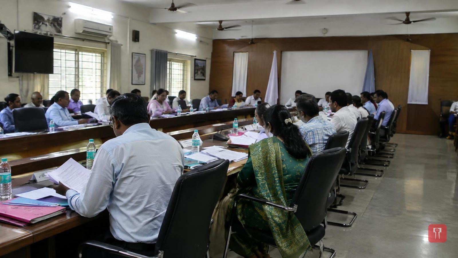 वर्धेत प्रभागनिहाय विकास आराखडा सादर करण्याचे पालकमंत्री भोयर यांचे निर्देश