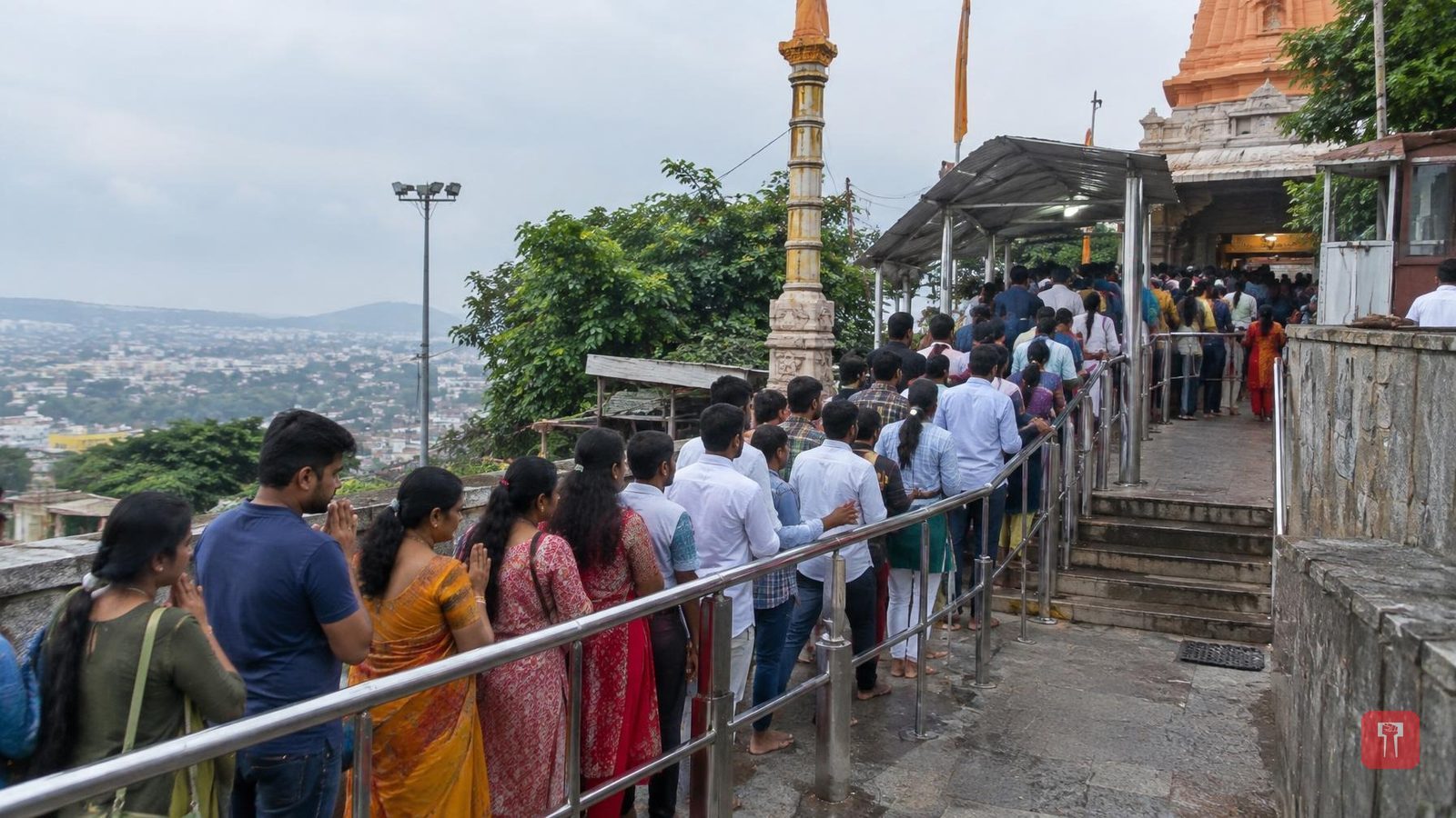 Huge crowds throng Nagpur's Tekdi Ganpati temple on Ganesh Chaturthi