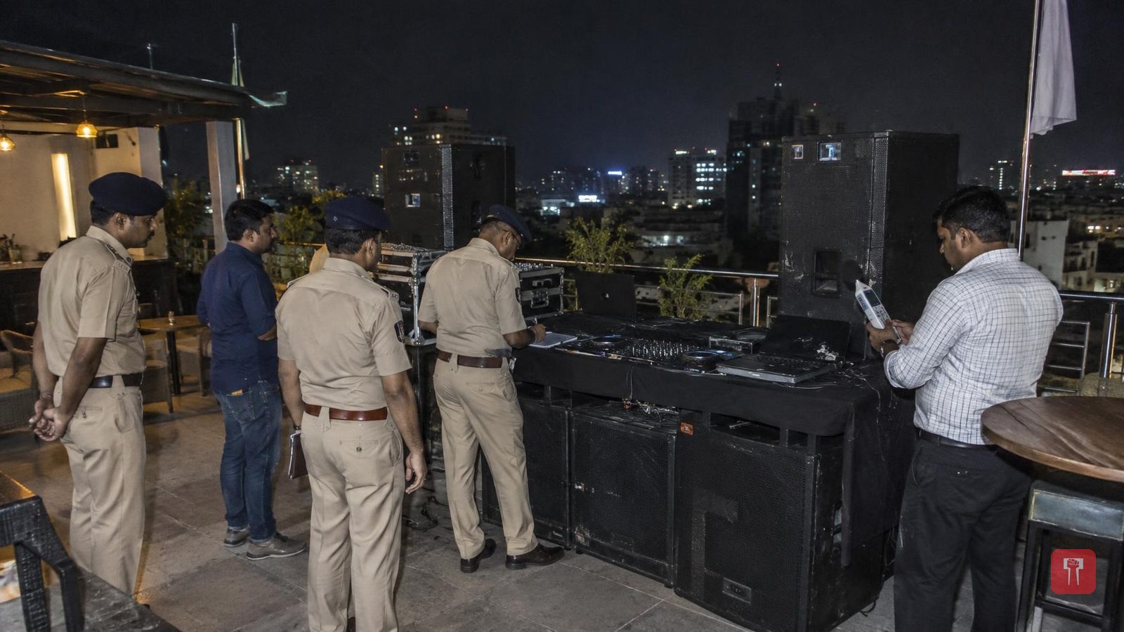 एआई से बनाई गई प्रतीकात्मक तस्वीर; यह घटना का वास्तविक फोटो नहीं है
