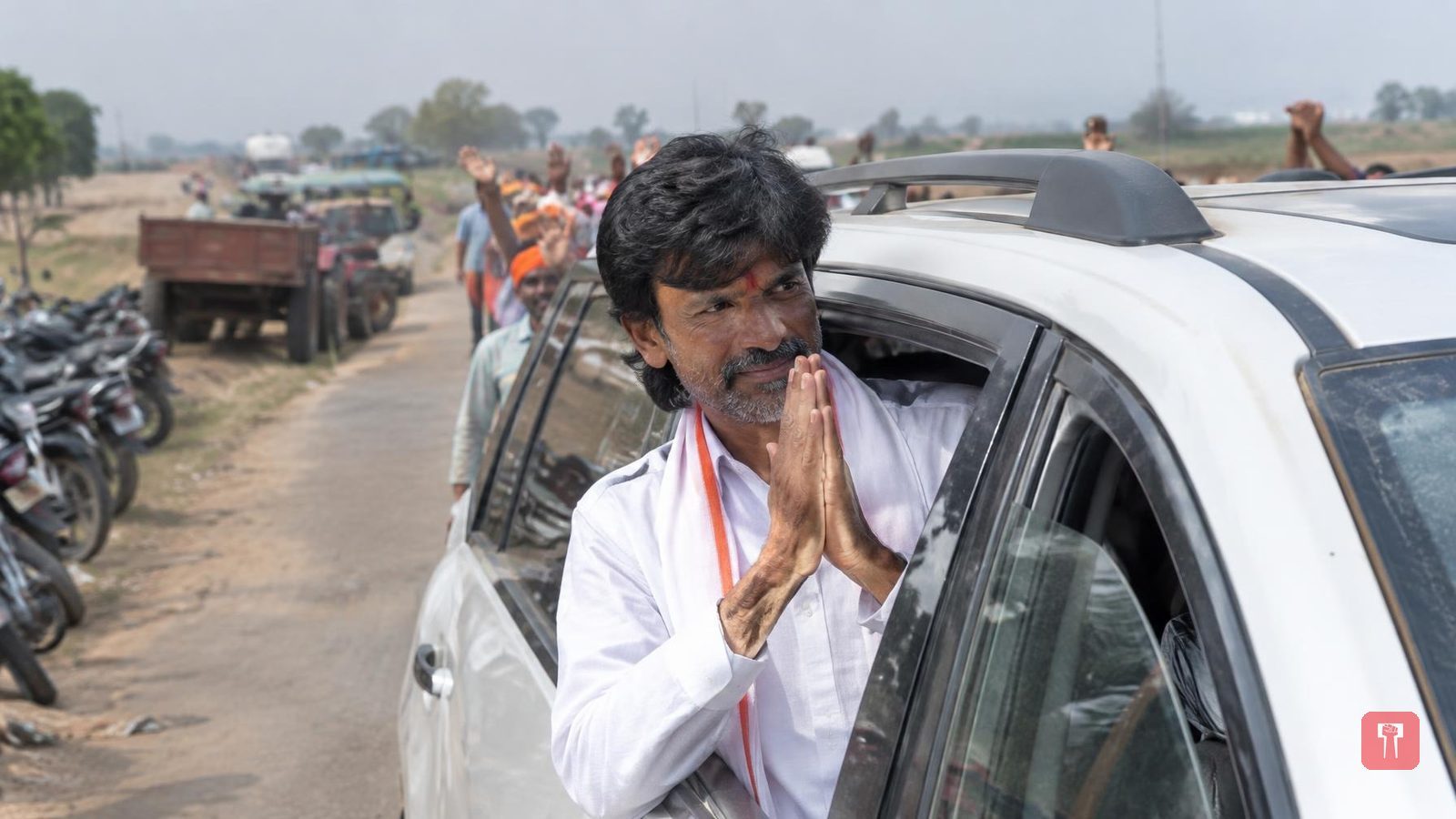 Manoj Jarange Patil leaves Antarwali for Mumbai, urges Maratha unity