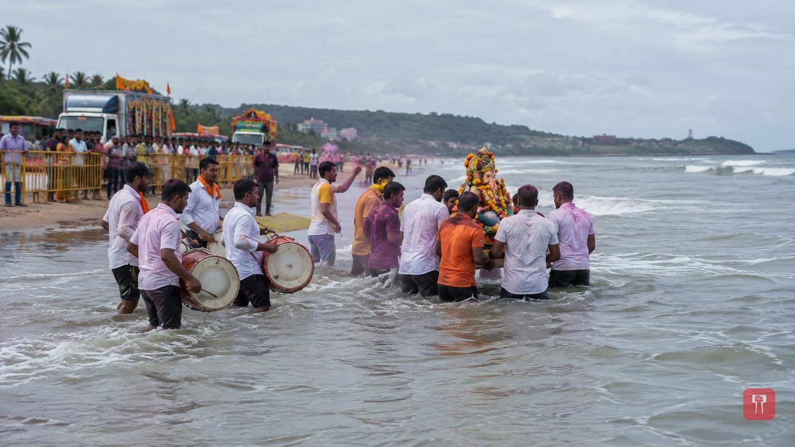 बाप्पा, पुढच्या वर्षी लवकर या! टाळ-मृदुंगाच्या गजरात रत्नागिरीत गणरायाला साश्रू नयनांनी निरोप