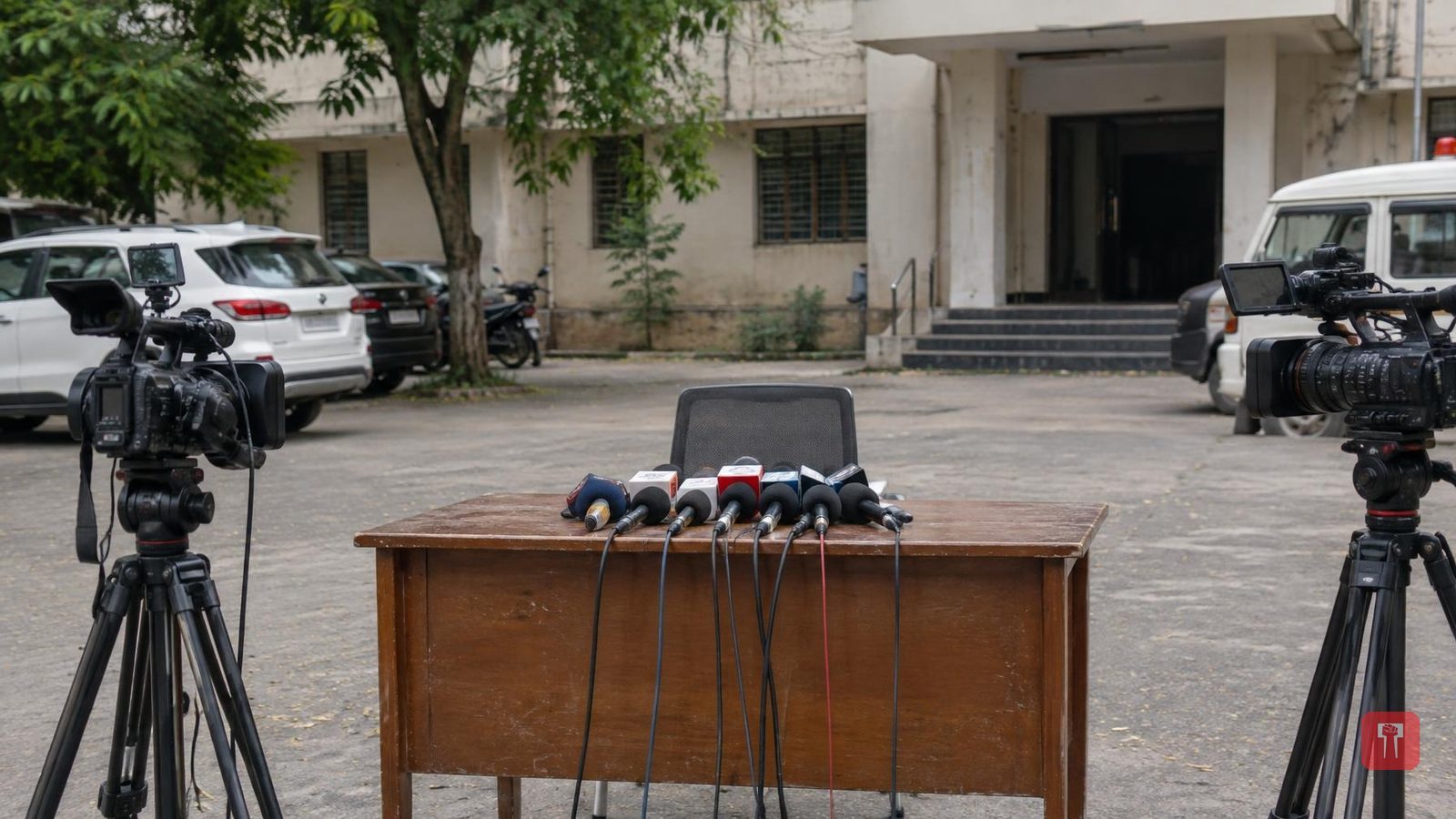 दिशा सालियान प्रकरण: उद्धव ठाकरेंचा बदनामी थांबवण्याचा इशारा, कायदेशीर कारवाईची तयारी