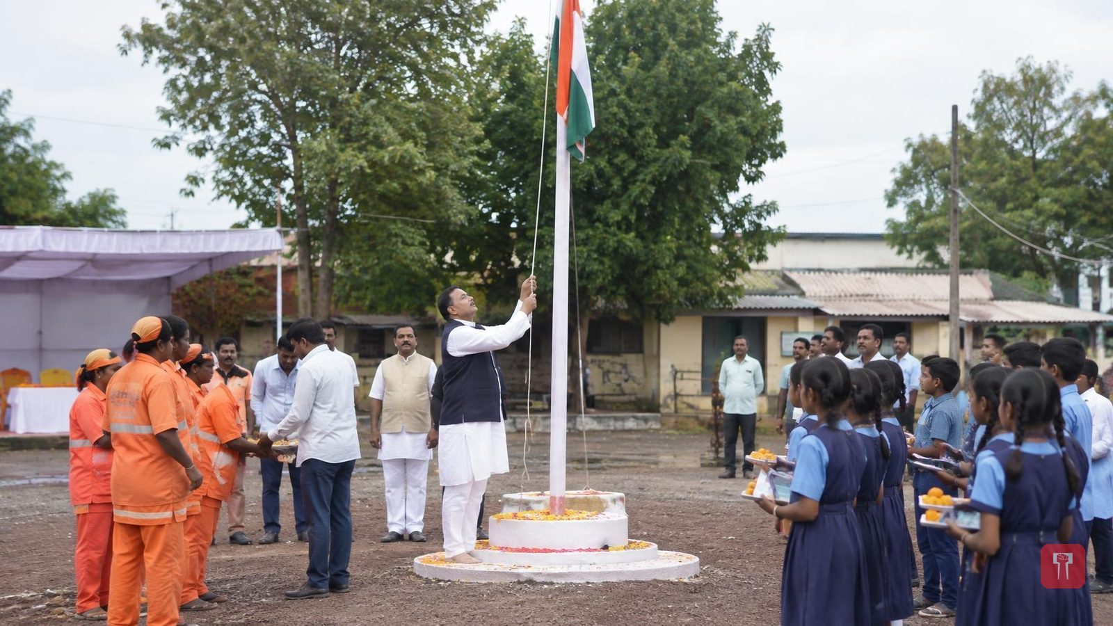 मराठवाडा मुक्तिसंग्राम दिन नव्या पिढीला दिशा देणारा - हंसराज अहीर यांचे प्रतिपादन