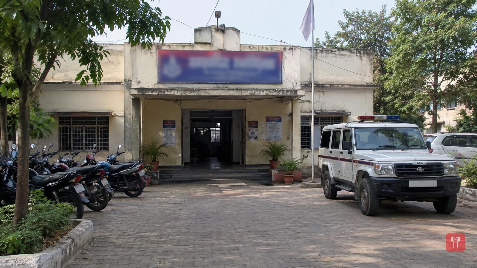 नागपुरहून मंडल्याला जाणाऱ्या खासगी बसमध्ये तरुणीवर अत्याचाराचा प्रयत्न, कंडक्टरवर छेडछाडीचा आरोप; गुन्हा दाखल