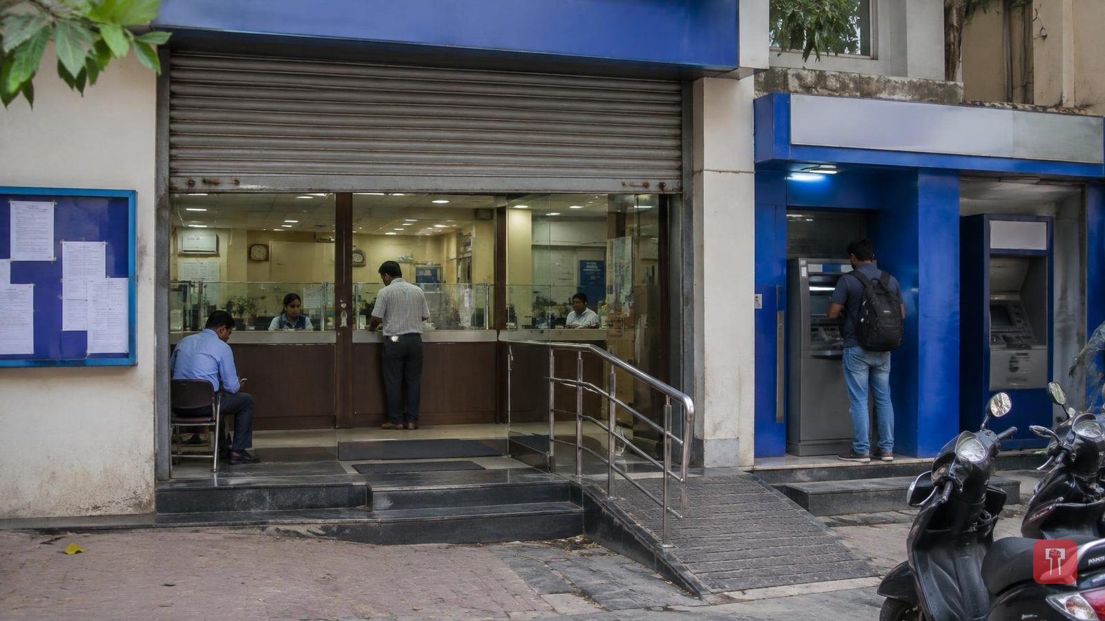 Bank strike Sept 28-30 may mean five straight days of disrupted service