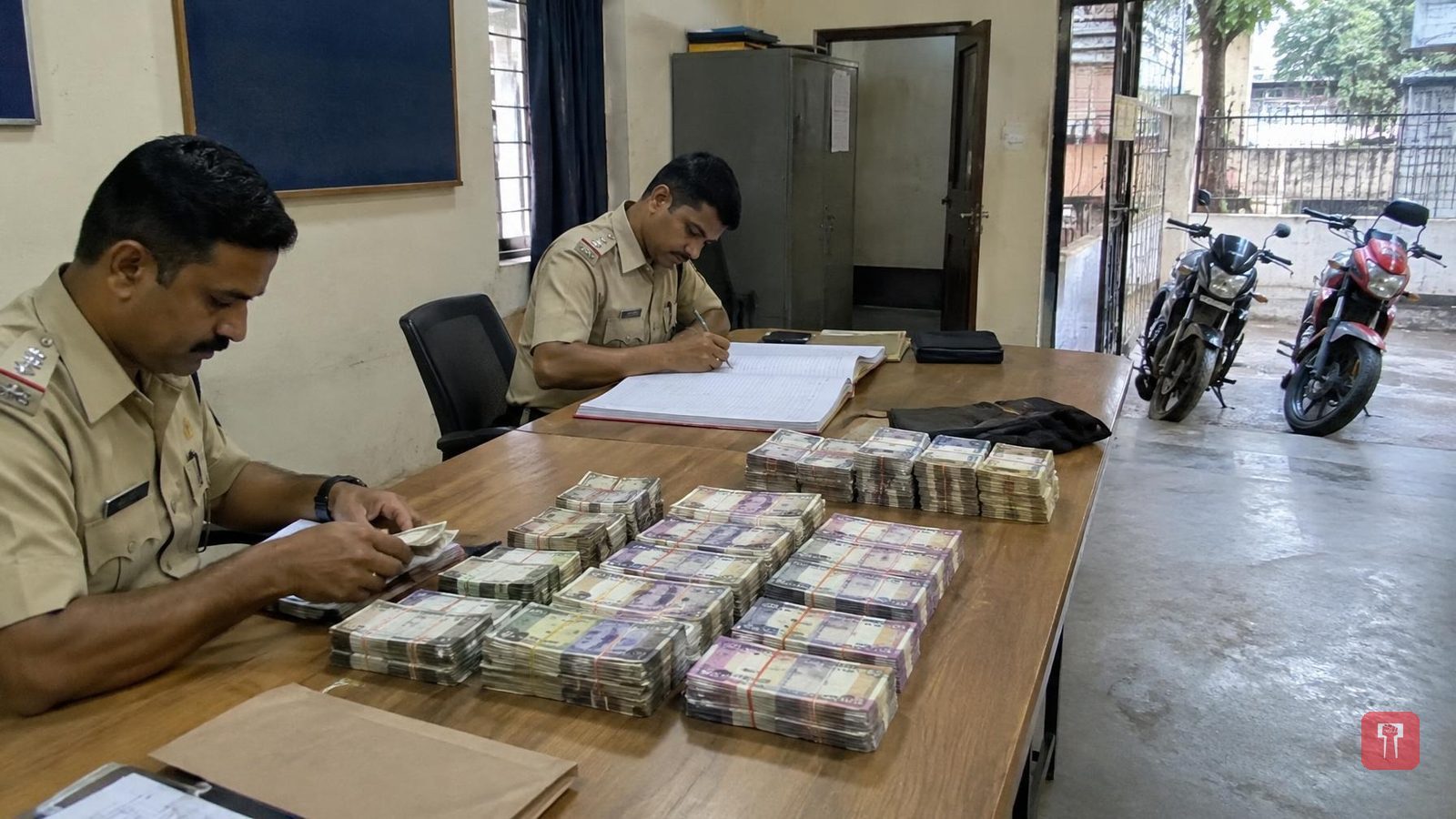 कल्याणमध्ये 40 लाखांची दिवसाढवळ्या लूट; 24 तासांत सहा जणांना अटक, कंपनीचाच कर्मचारी सूत्रधार