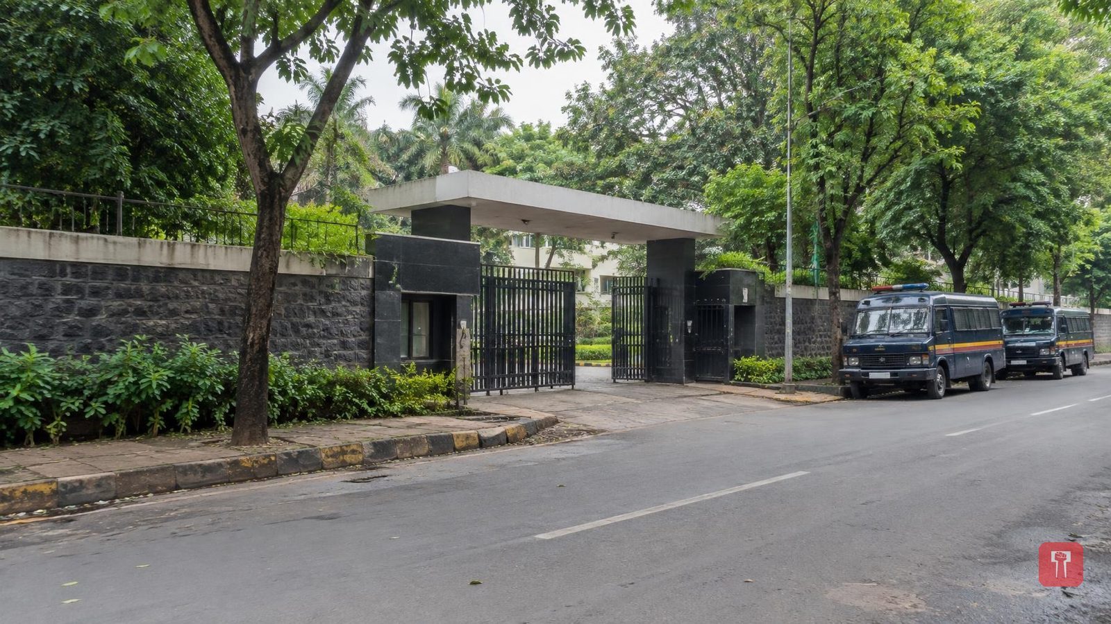 साहिल वाकोडे आत्महत्या प्रकरण पेटलं, IIT मुंबईबाहेर युवक काँग्रेसचं आंदोलन, कार्यकर्ते ताब्यात