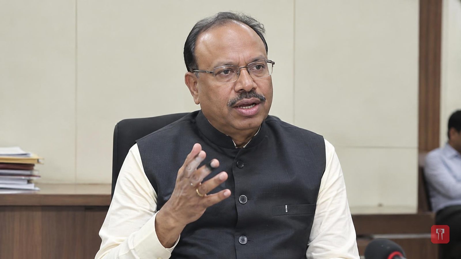 पासपोर्ट कार्यालयांच्या धर्तीवर राज्यातील ६० मुद्रांक कार्यालये आधुनिक होणार: बावनकुळे