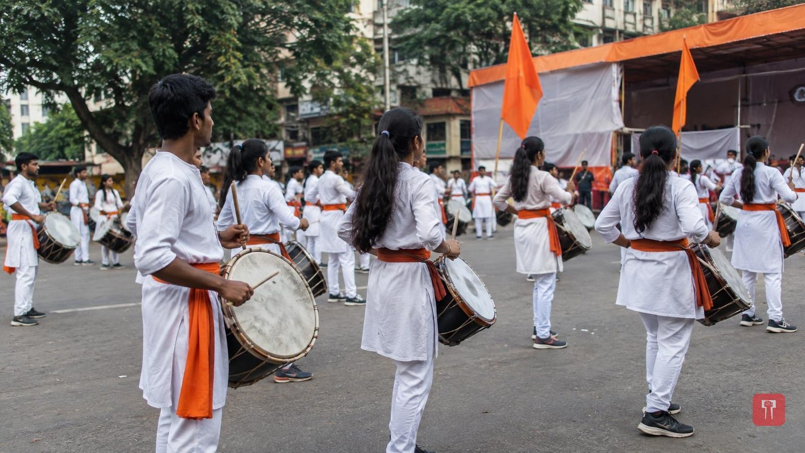 गणेशोत्सवात ढोल-ताशाची परंपरा कशी सुरू झाली? १९६५ च्या आंदोलनाशी संबंध