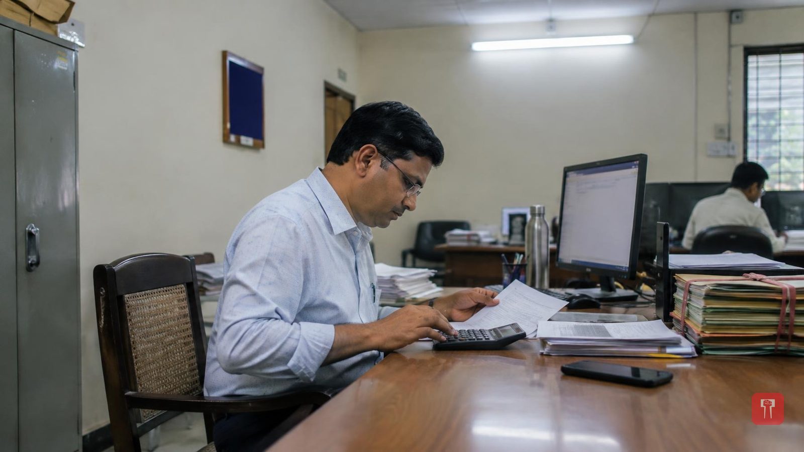 आठव्या वेतन आयोगाला उशीर झाल्यास लेव्हल 8 कर्मचाऱ्यांना 18 लाखांपर्यंत एरिअर मिळण्याची शक्यता