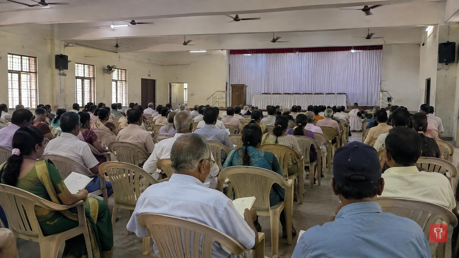 निर्मल उज्ज्वल सोसायटी के जमाकर्ताओं को फिर टालमटोल, मानमोडे ने मांगे 45-60 दिन