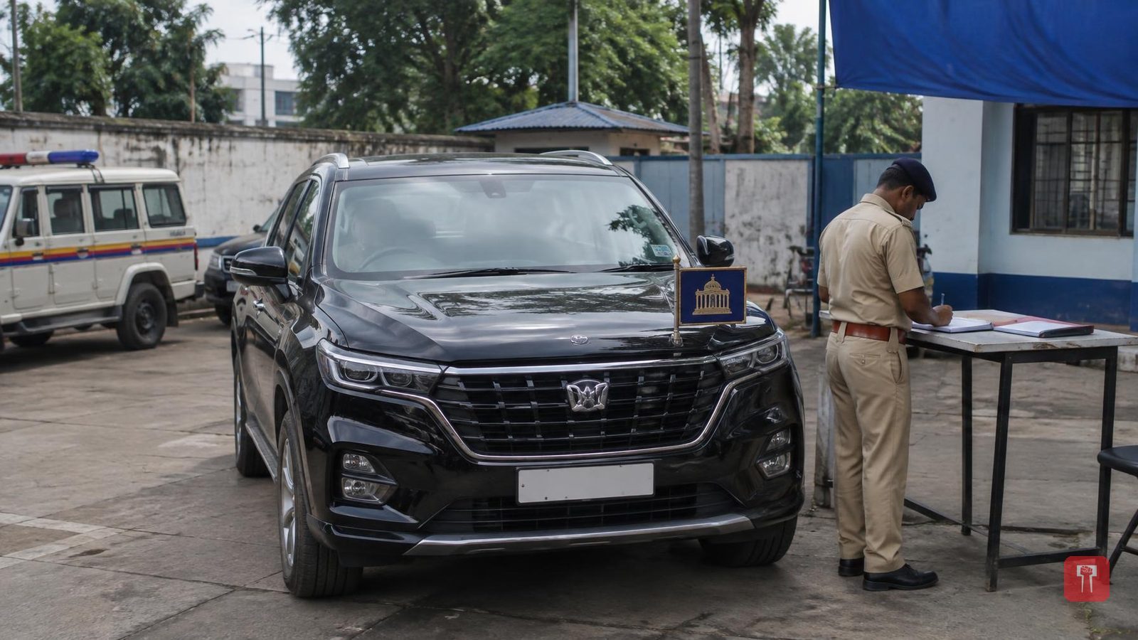 Pune car with fake MLA logo seized, owner booked