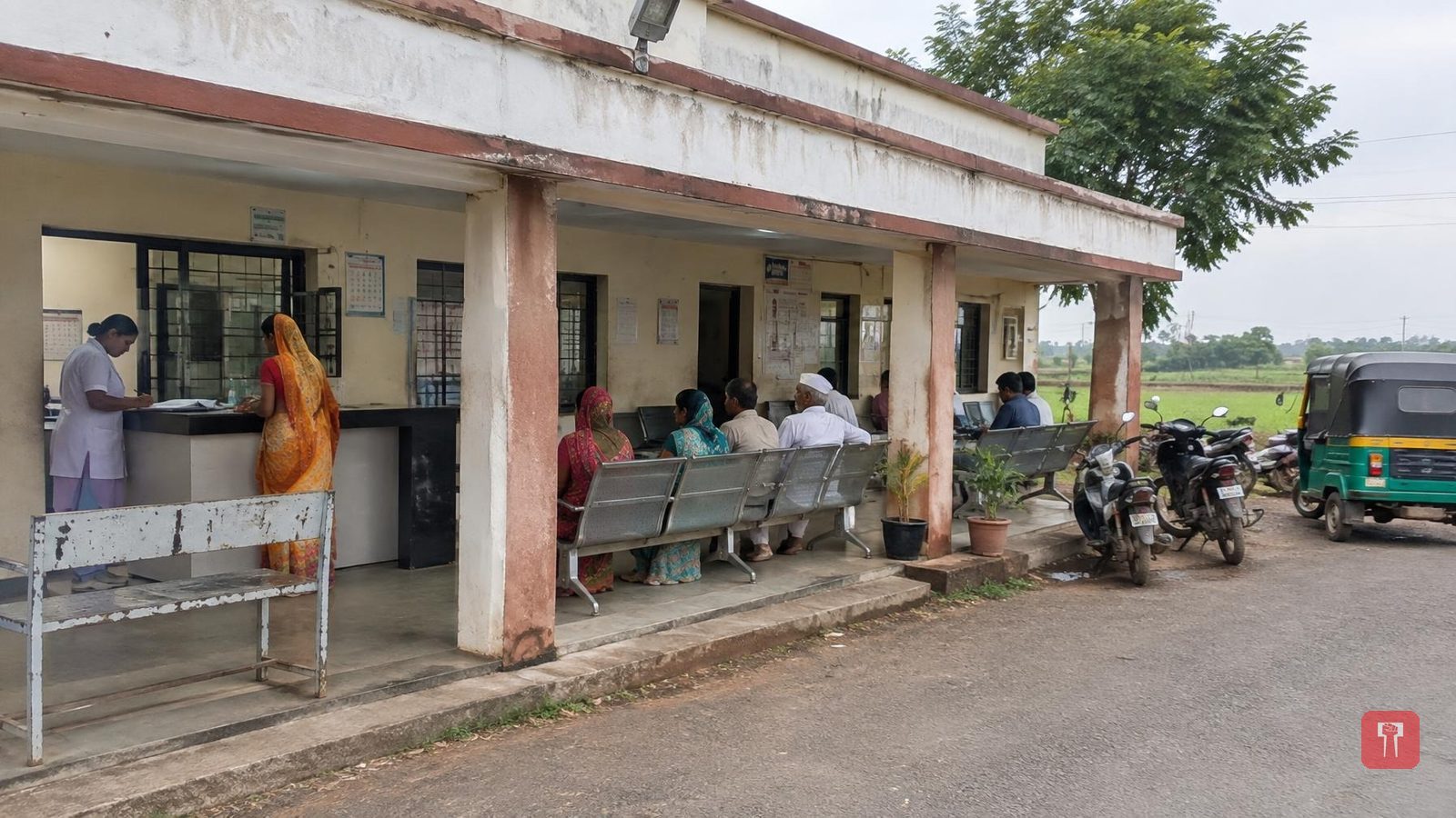 जिवती ग्रामीण रुग्णालयात चार डॉक्टरांची रात्रंदिवस रुग्णसेवा