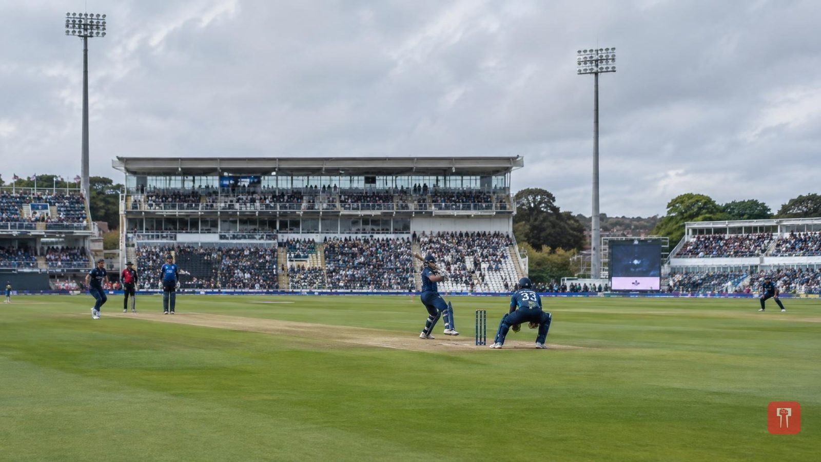 Mendis ton powers Sri Lanka to level ODI series against England 1-1