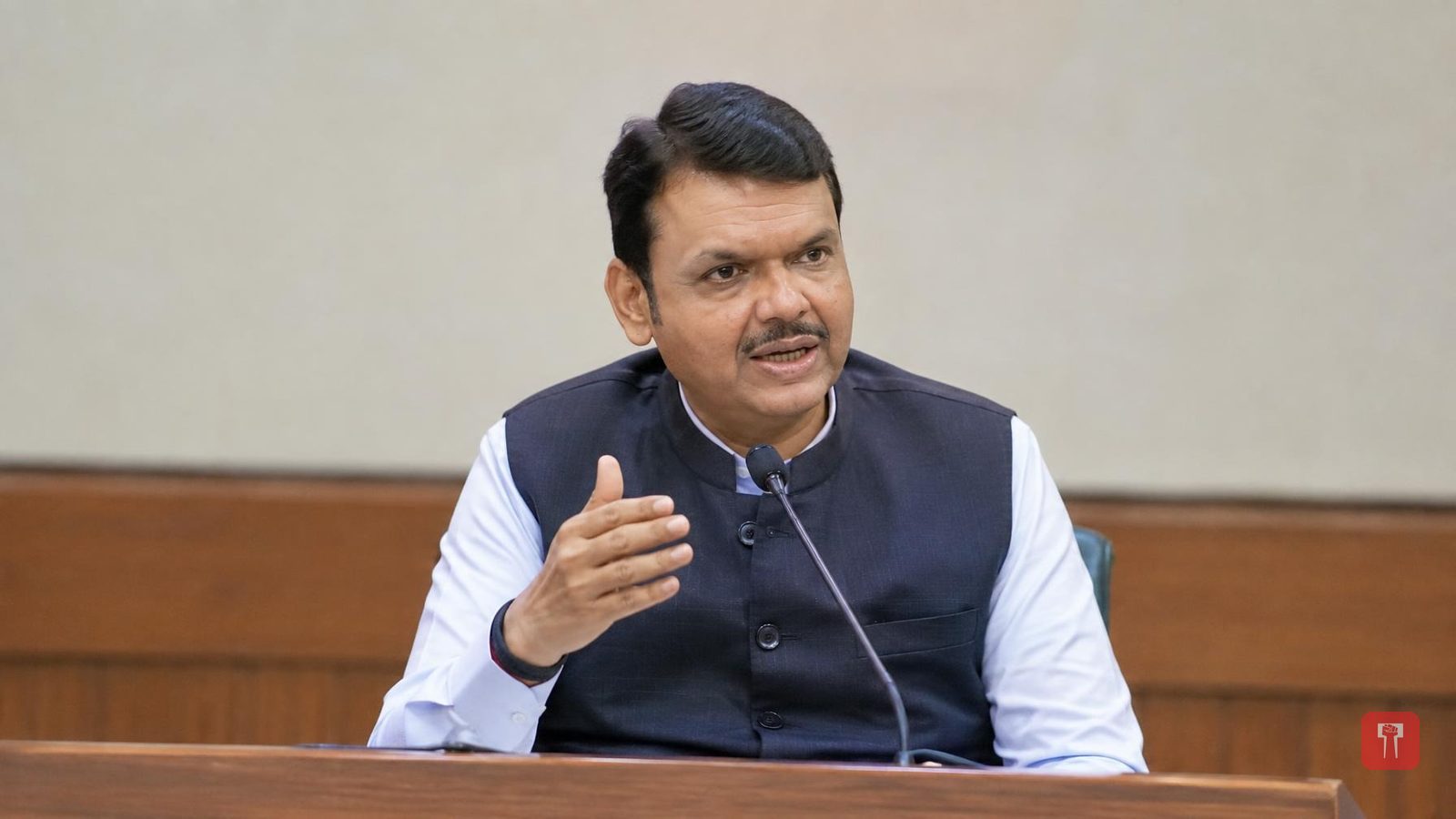 महाराष्ट्र में दुष्काळ के बीच फडणवीस बोले, जुलै 2027 तक पीने का पानी बचाने का प्लान