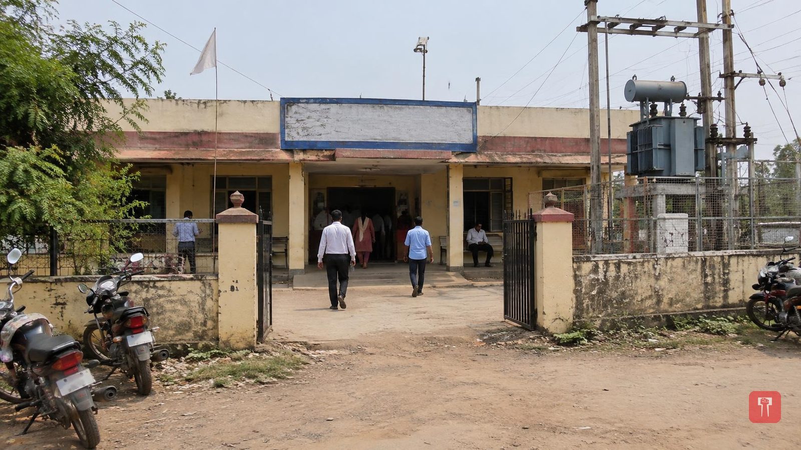 Mahavitaran technician caught taking bribe of Rs 13,000 in Parli, ACB says
