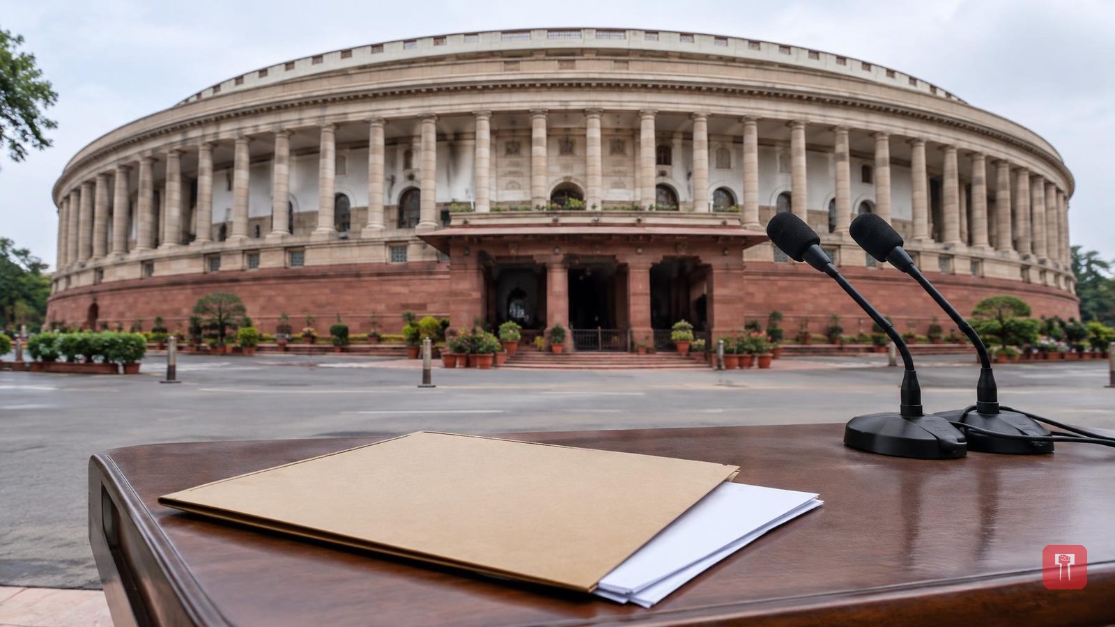 ज्ञानेश कुमार पर महाभियोग की तैयारी में विपक्ष, संसद के विशेष सत्र से पहले नोटिस की योजना