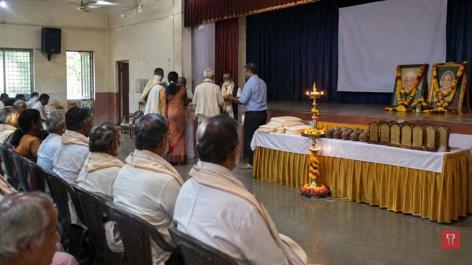 Organisation Felicitates 26 Retired Members at Urjanagar in Chandrapur; MLA Sanjay Derkar Attends