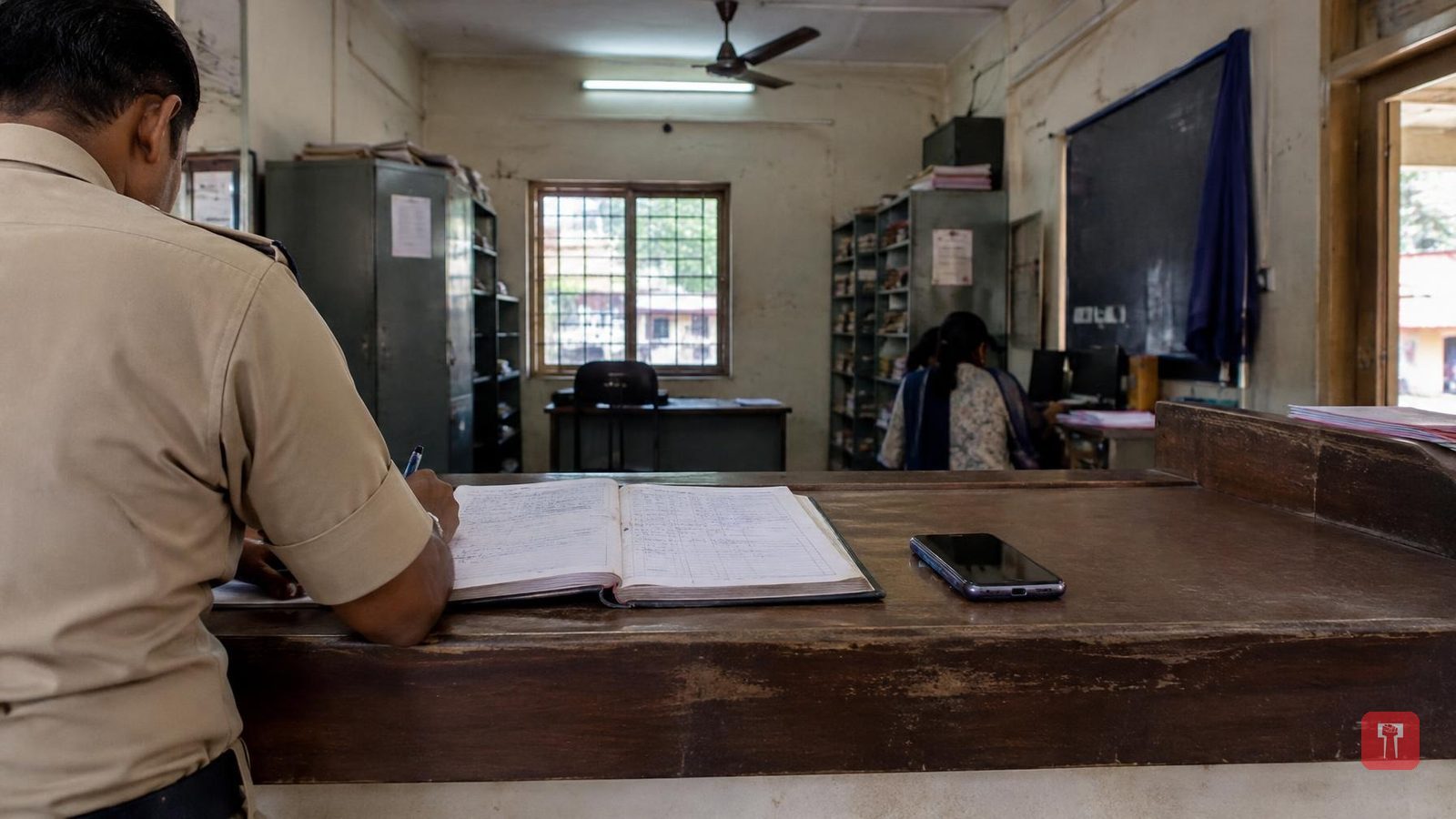 देवगड में डिजिटल अरेस्ट का डर दिखाकर शिक्षिका से 25 हजार रुपये की ऑनलाइन ठगी