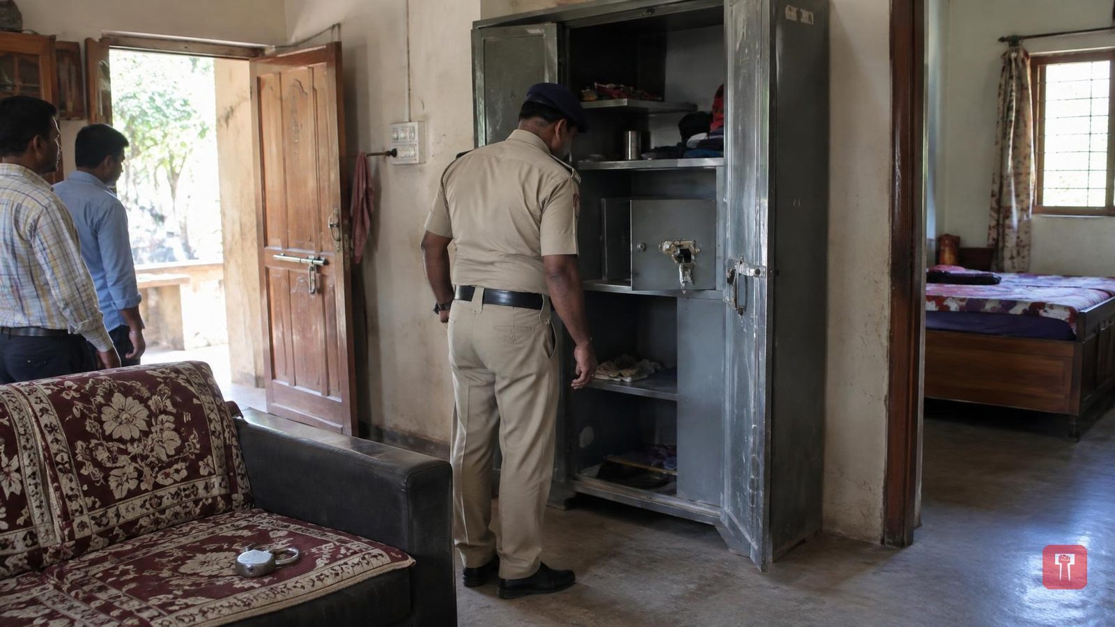 हलदा में बंद घर से 1 लाख की नकदी चोरी, बेटे के लैपटॉप के लिए रखे थे पैसे