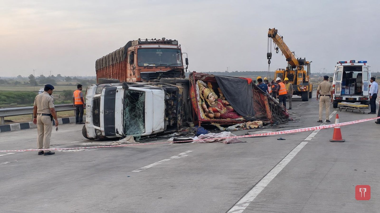 Seven devotees killed as truck rams pickup carrying Durga idol on Samruddhi Mahamarg near Dhamangaon Railway