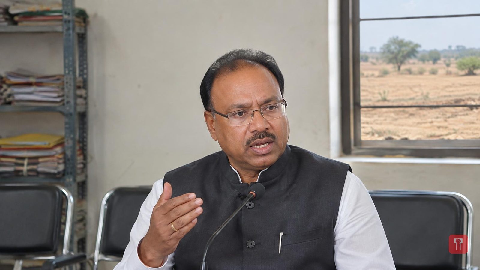 Govt trying to get drought aid to farmers before Diwali, says Bawankule