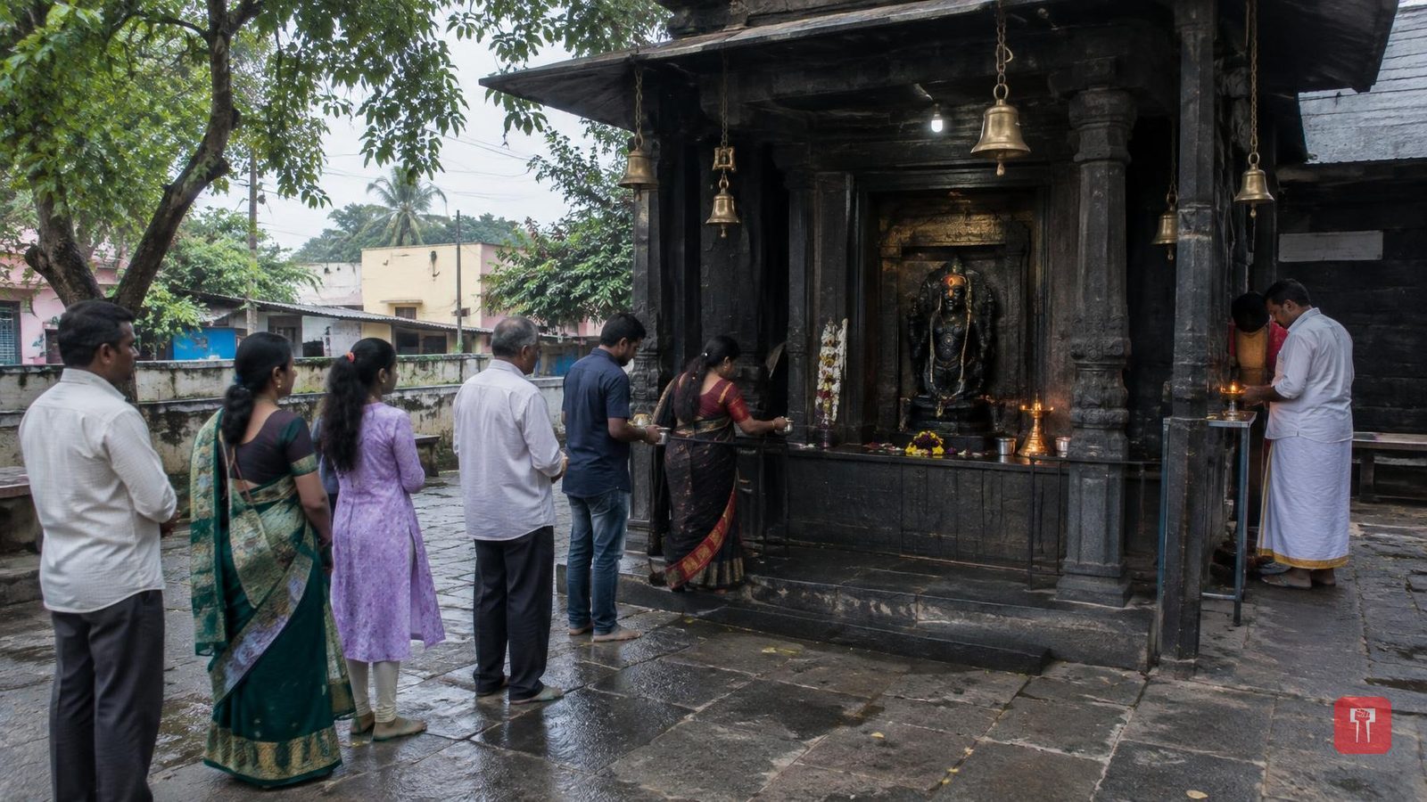 शनी देवाची मूर्ती घरात का ठेवत नाहीत? पत्नीच्या शापाची कथा आणि पूजेचे नियम