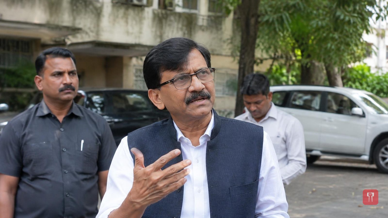Sanjay Raut hits back at Fadnavis and Omraje over 'Ghajini' jibe at Thackeray brothers